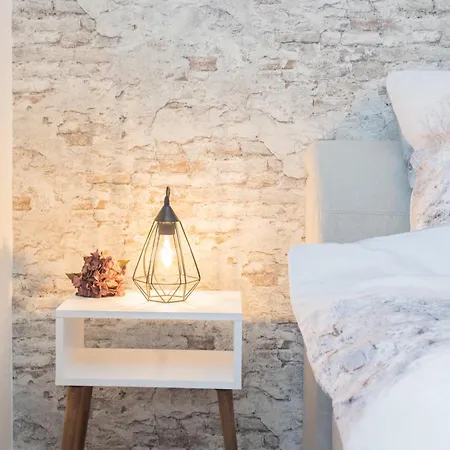 Appartement Deluxe For 5 - Sauna & Pool - Free Parking *