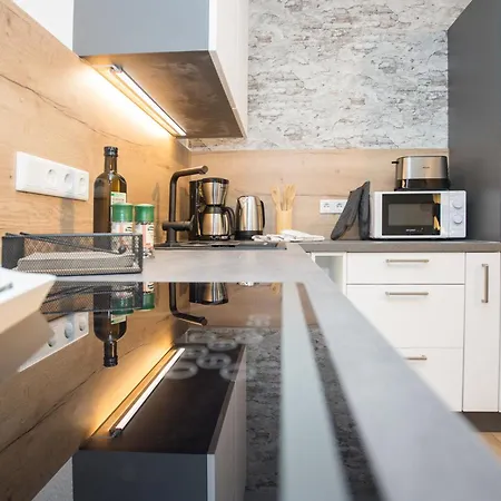 Deluxe For 5 - Sauna & Pool - Free Parking Appartement *