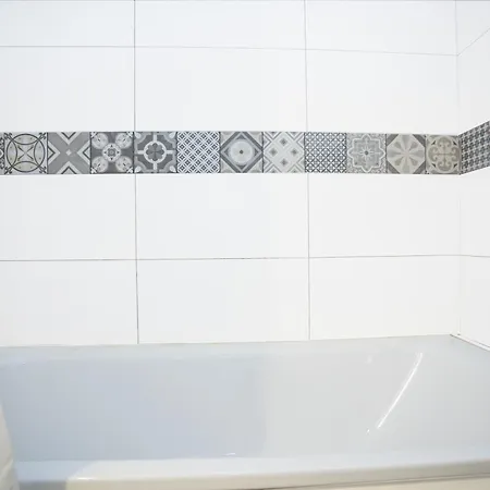 Appartement Deluxe For 5 - Sauna & Pool - Free Parking