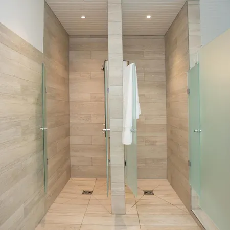 Deluxe For 5 - Sauna & Pool - Free Parking Appartement