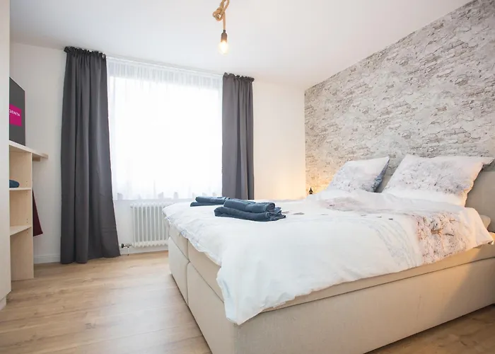 Deluxe For 5 - Sauna & Pool - Free Parking Апартаменты *