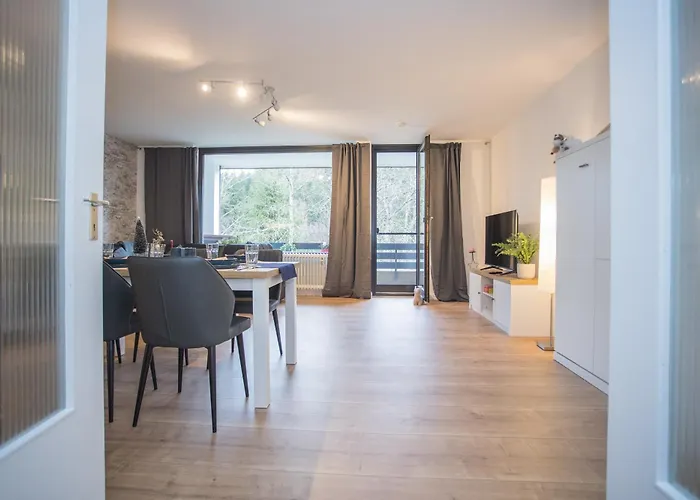 Deluxe For 5 - Sauna & Pool - Free Parking Apartment