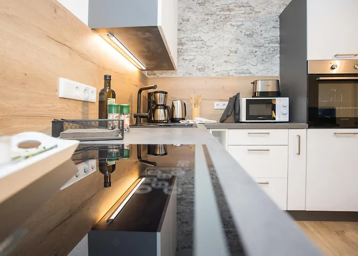 Deluxe For 5 - Sauna & Pool - Free Parking Апартаменты *